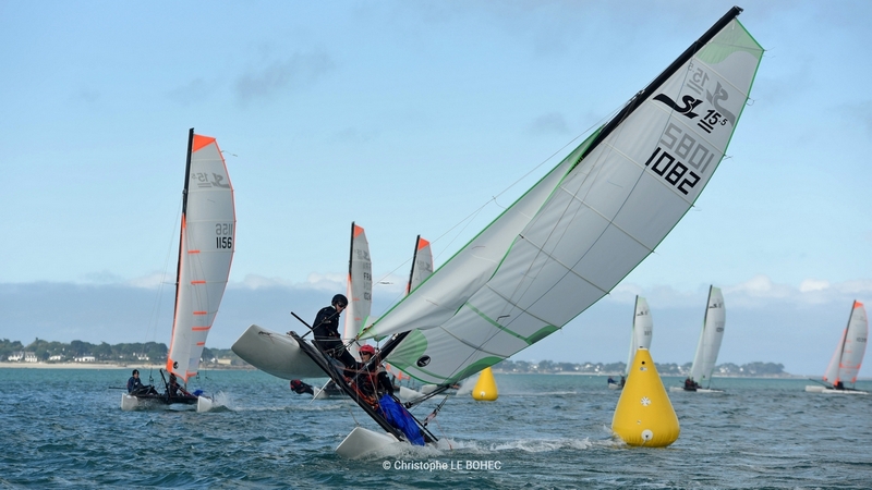 passage à la bouée SL15.5 open france catamaran 2020 web00006